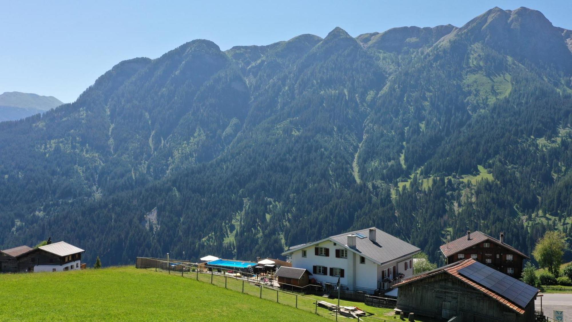 Gasthaus Alpina Tschappina Exterior foto